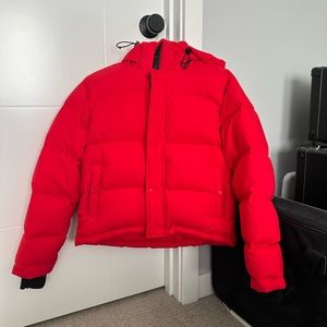 Aritzia Super Puff Shorty (Size: XS) Great Condition!